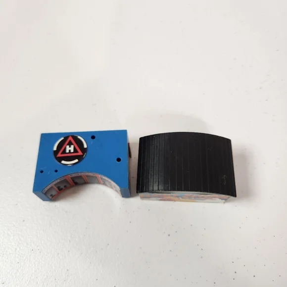 Vintage Micro Machines Airport Replacement Pieces Parts Flying School Buildings - Picture 2 of 5